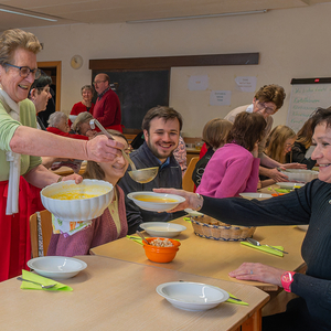 Suppe essen - spenden für Frauen in Nepal zur Selbshilfe
