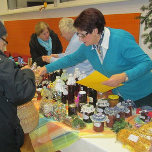 Adventkranzweihe und Schmankerlmarkt