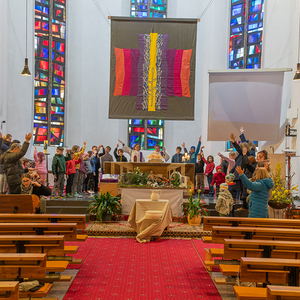 Am Nachmittag des Gründonnerstags fand eine Abendmahlfeier für Kinder in der Pfarrkirche statt.